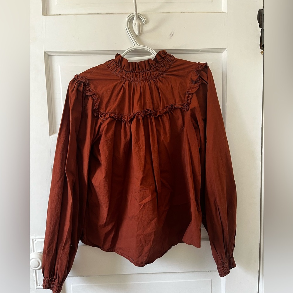 Adorable long sleeve blouse